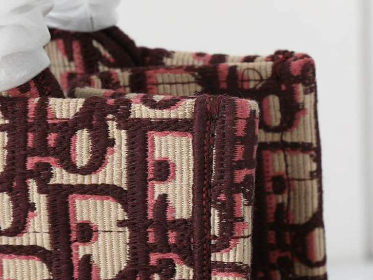 Picture of Dior Handbags _SKUfw242188133fw